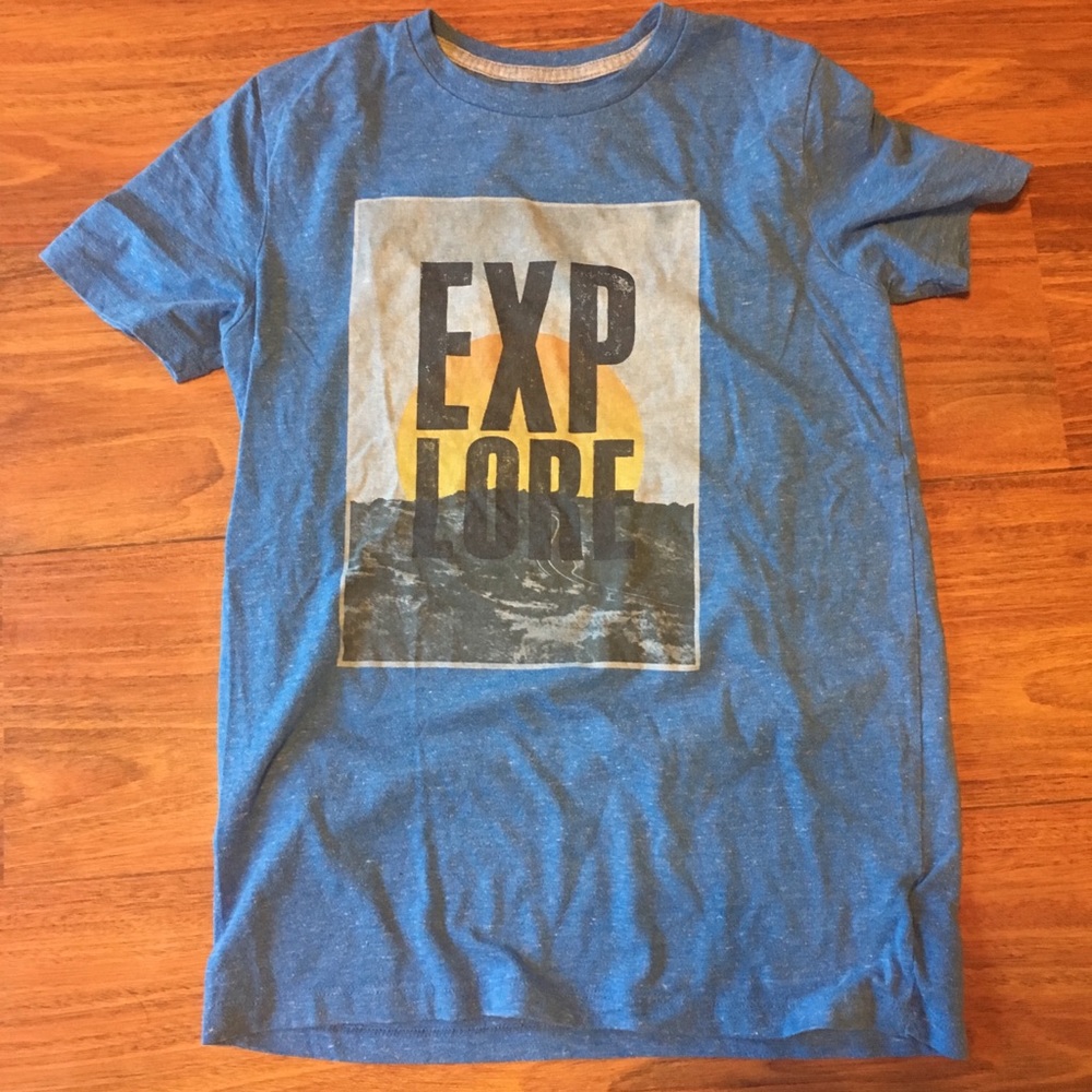 Old Navy t-shirt. Size youth XL.